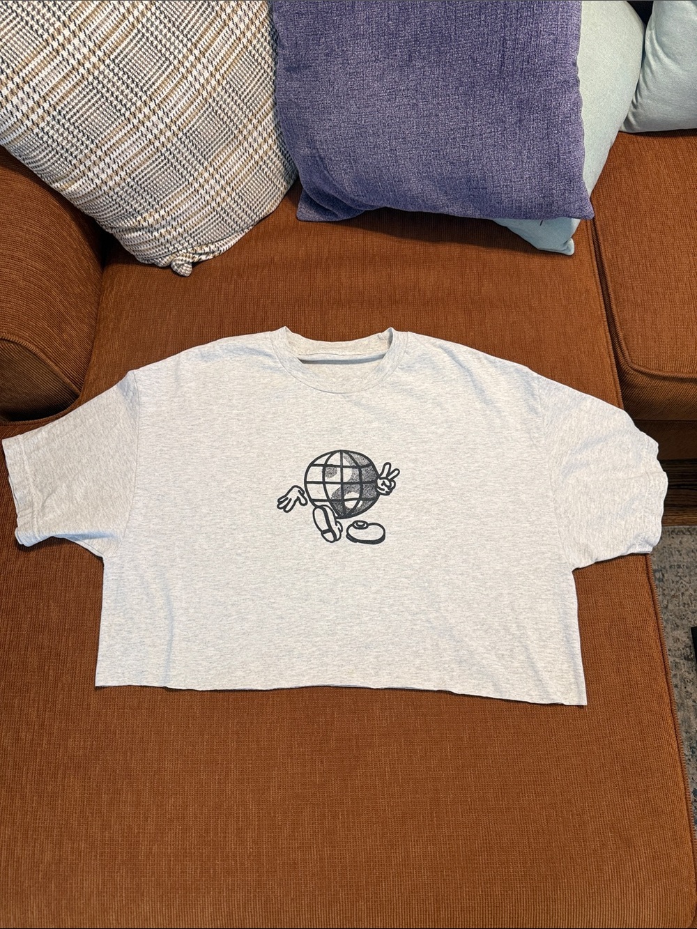 Vintage Light Gray Graphic Crop Tee - Globe Motif